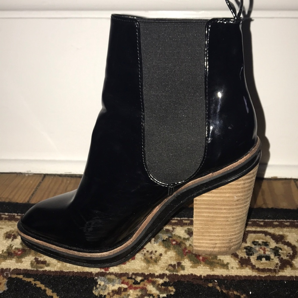 Aldo Patent booties 6 1/2